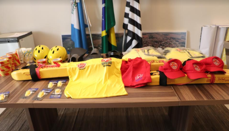 Material que a Prefeitura de Rifaina recebeu e que vai ampliar a proteção aos banhistas 
